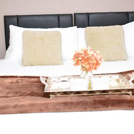 Dreams Serviced Accommodations- Staines/Heathrow Stanwell Zewnętrze zdjęcie