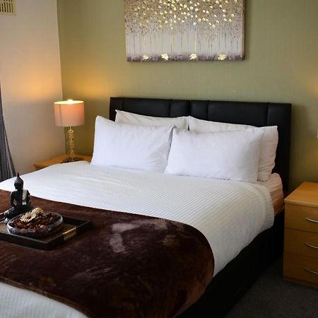 Dreams Serviced Accommodations- Staines/Heathrow Stanwell Zewnętrze zdjęcie