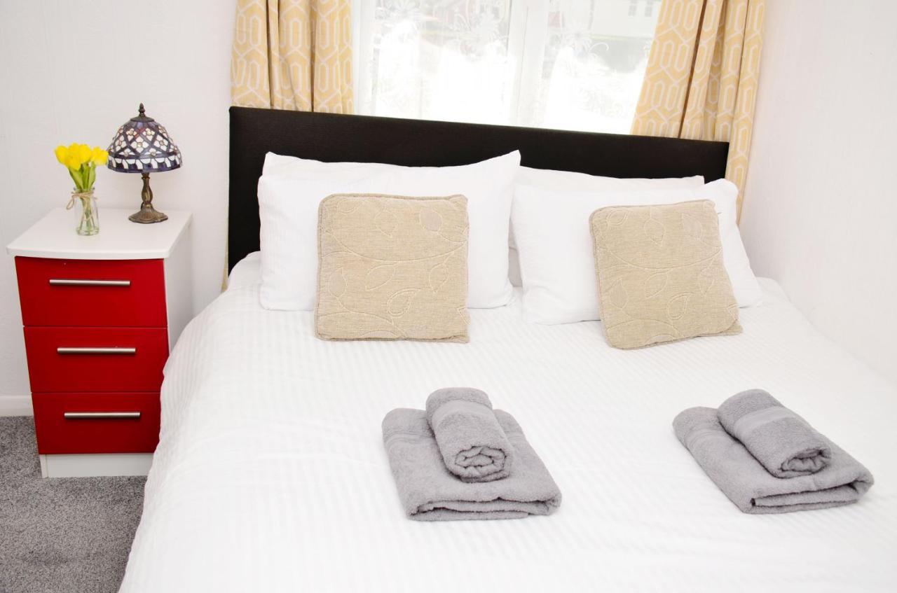 Dreams Serviced Accommodations- Staines/Heathrow Stanwell Zewnętrze zdjęcie