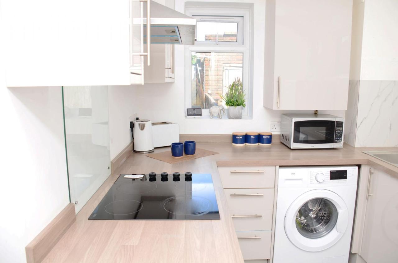 Dreams Serviced Accommodations- Staines/Heathrow Stanwell Zewnętrze zdjęcie