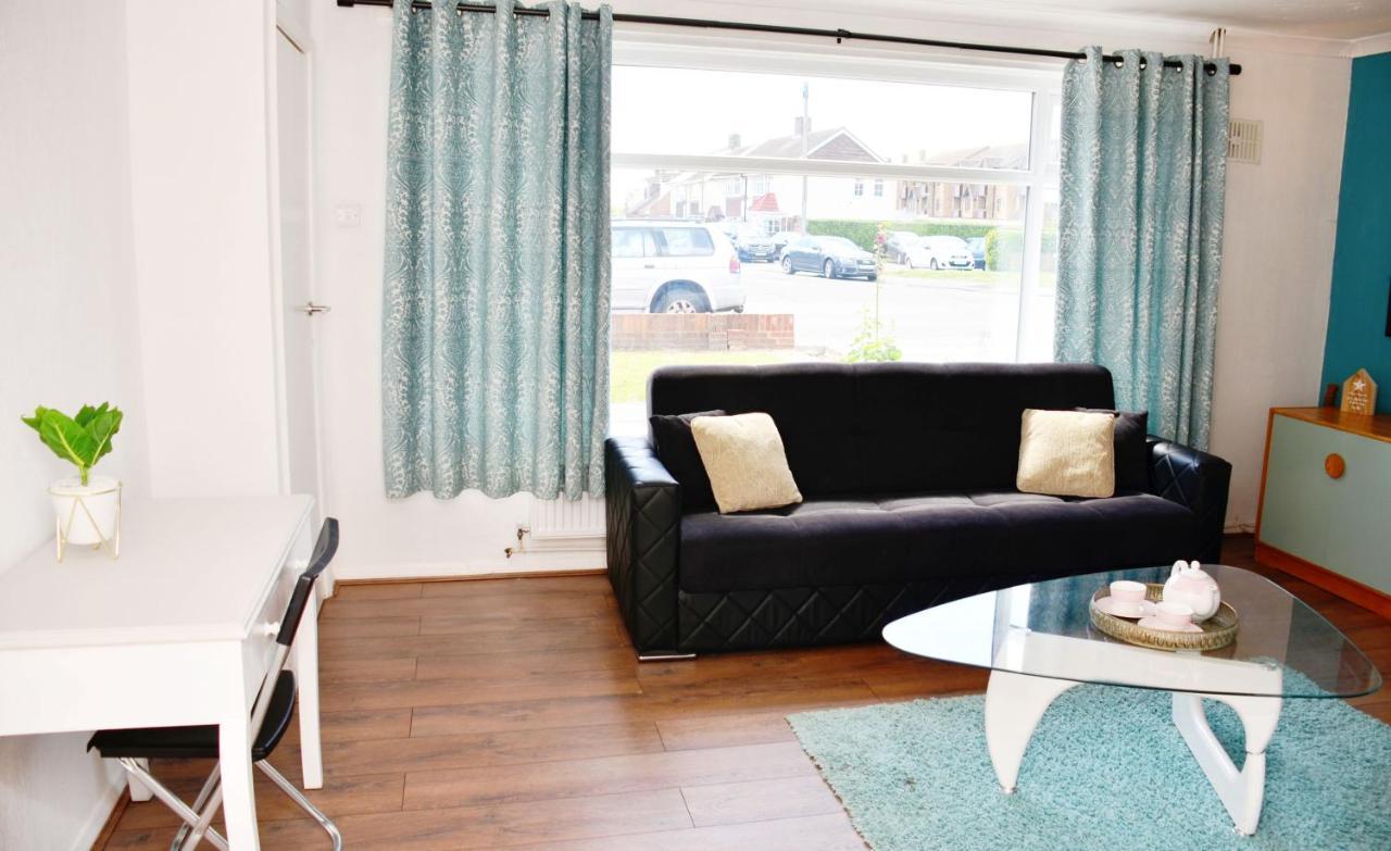 Dreams Serviced Accommodations- Staines/Heathrow Stanwell Zewnętrze zdjęcie
