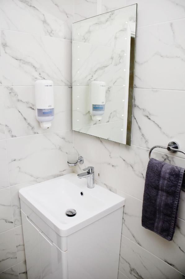 Dreams Serviced Accommodations- Staines/Heathrow Stanwell Zewnętrze zdjęcie