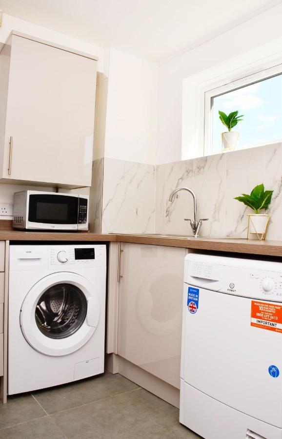 Dreams Serviced Accommodations- Staines/Heathrow Stanwell Zewnętrze zdjęcie