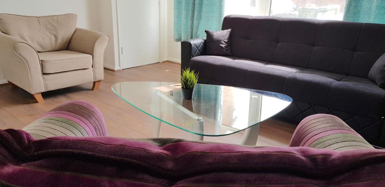 Dreams Serviced Accommodations- Staines/Heathrow Stanwell Zewnętrze zdjęcie
